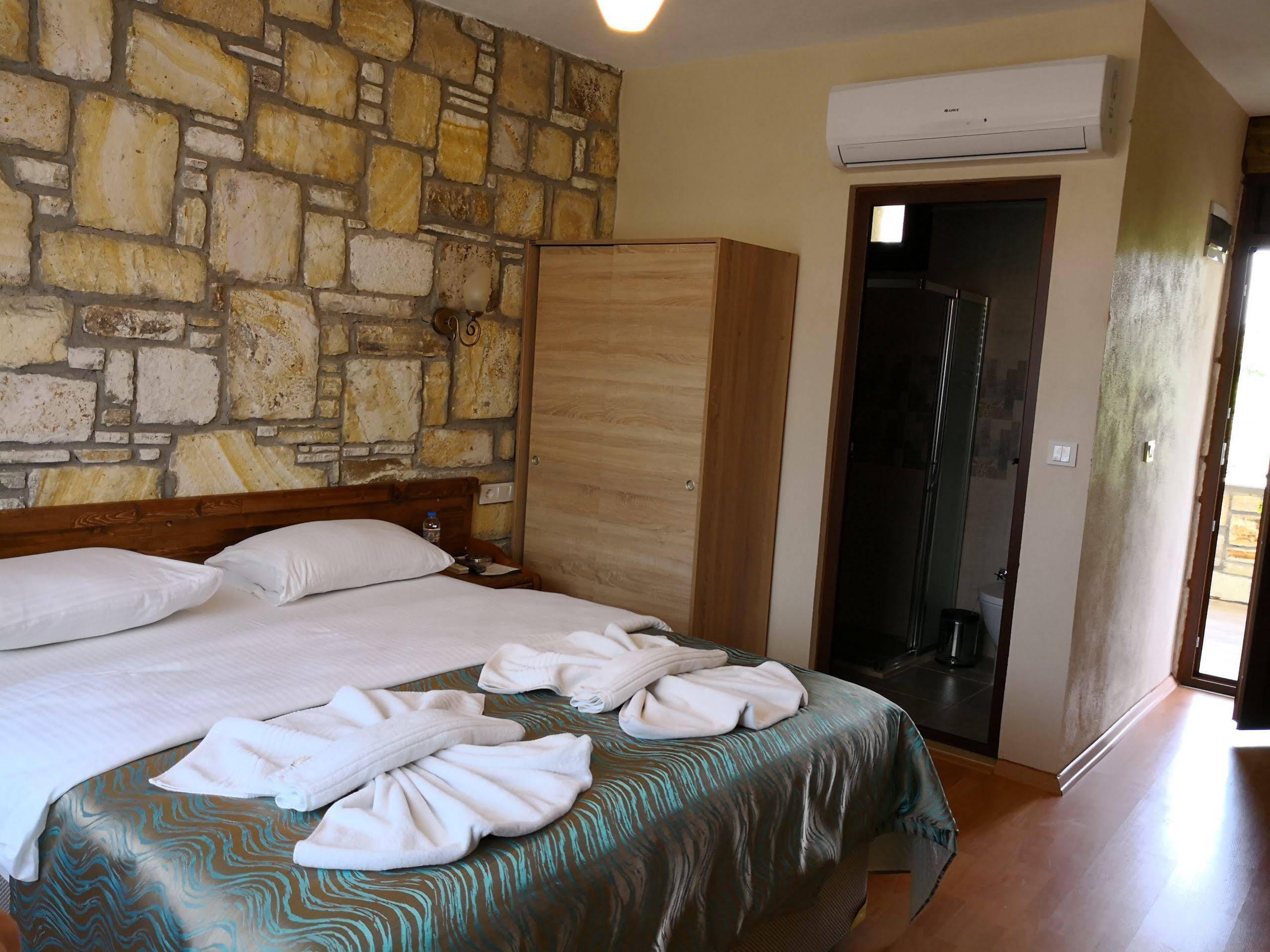 Kozbeyli Konagi Hotel Yenifoca Exterior photo